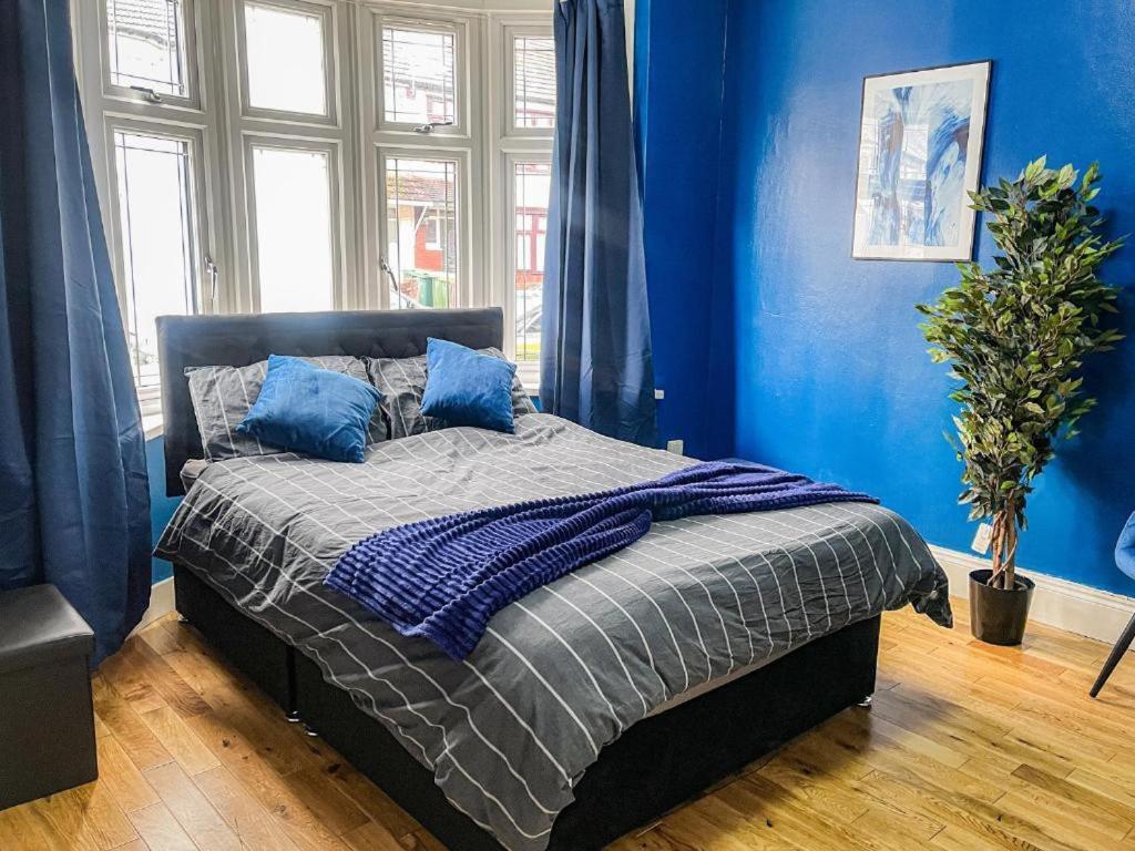 3 Bed Townhouse By Harlington Appartamento Londra