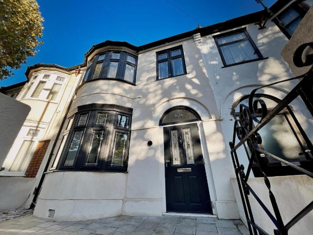 3 Bed Townhouse By Harlington Appartamento Londra