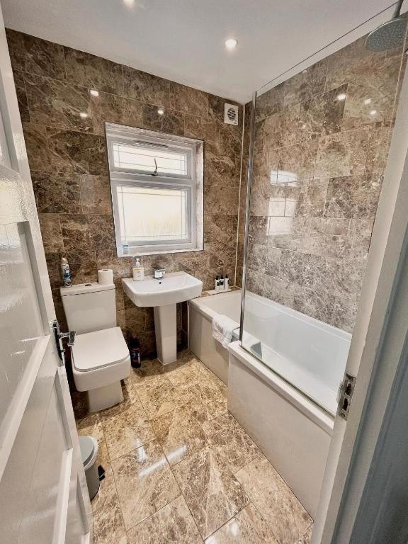 3 Bed Townhouse By Harlington