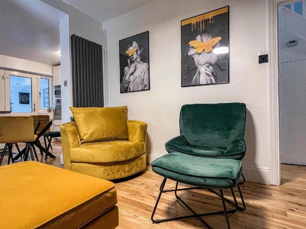 Apartment 3 Bed Townhouse By Harlington London